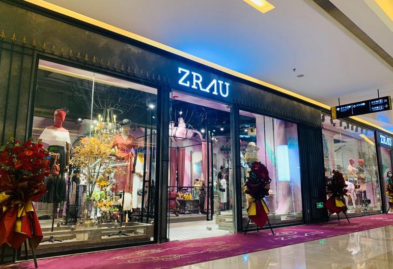 合肥服装店选购指南：如何挑选适合自己的潮流品牌
